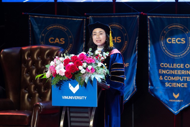 Lễ tốt nghiệp đầu tiên của ĐH VinUni: Sinh viên được Google, IBM… mời về làm việc với mức lương 190 triệu đồng/tháng, 25% tân khoa được Harvard, Cornell gửi thư mời học bậc thạc sĩ, tiến sĩ- Ảnh 2.