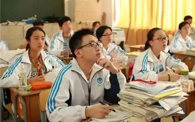 Nam sinh học kém bỏ thi đại học nhưng lại trúng tuyển vào 4 ngôi trường danh giá bậc nhất: Nói ra lý do ai cũng bất ngờ