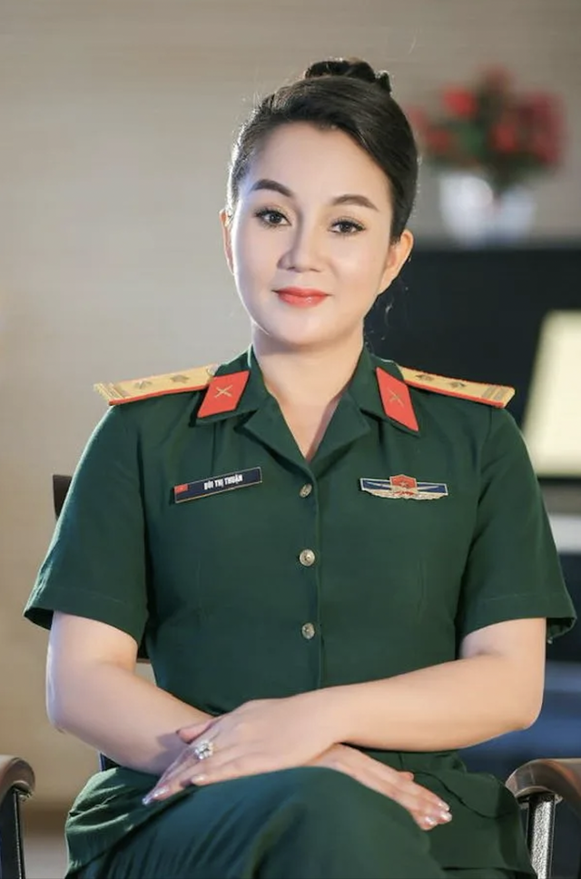 Nữ Trung tá quê Hải Phòng được phong NSND ở tuổi 48: Hôn nhân viên mãn dù chục năm chưa đón giao thừa ở nhà- Ảnh 2.