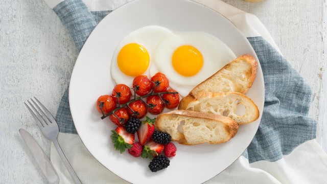 Sau 60 tuổi, dù nam hay nữ chăm ăn 3 món này vào buổi sáng giúp tăng tuổi thọ, giảm mỡ máu, dưỡng xương hiệu quả- Ảnh 1.