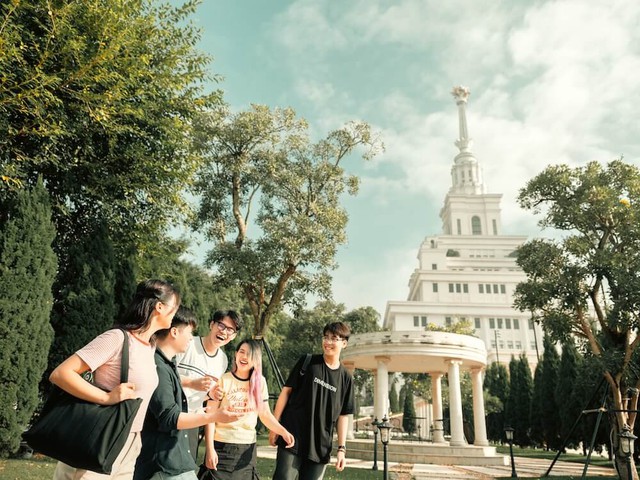 Trường ĐH là Trường ĐH là