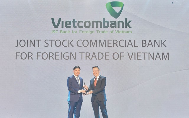 HR ASIA vinh danh Vietcombank tại hạng mục "Nơi làm việc tốt nhất châu Á"