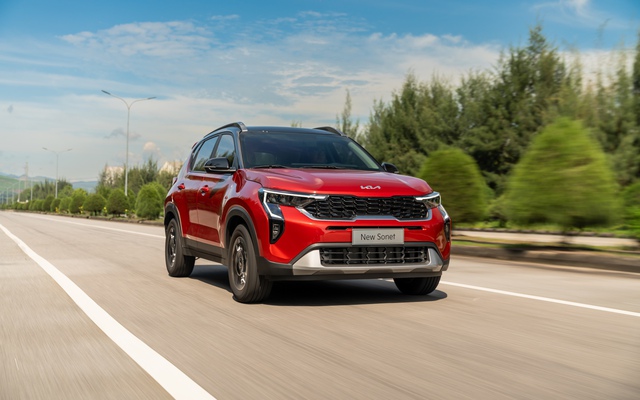 Kia Sonet 2024 sở hữu nhiều trang bị "hiếm" trong phân khúc SUV đô thị