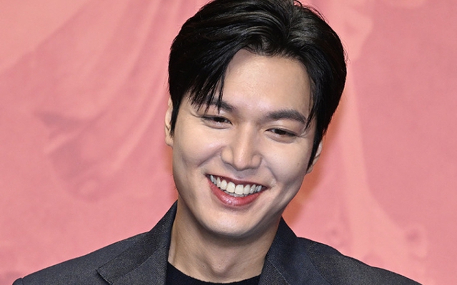 Nhan sắc Lee Min Ho gây sốc