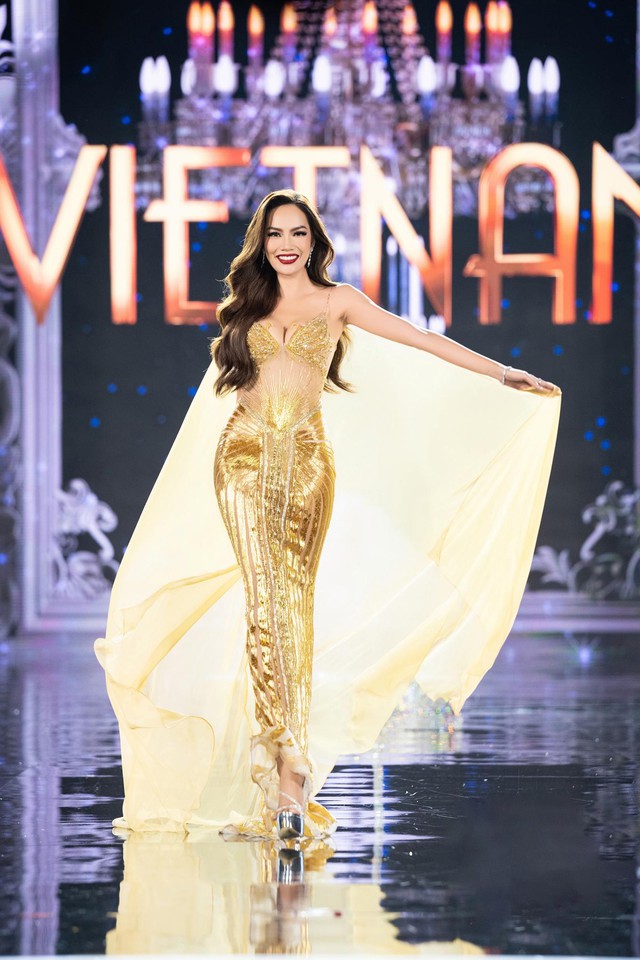 Nhìn lại nhiệm kỳ đáng nhớ của Miss Grand Vietnam 2023 Lê Hoàng Phương với 4 chiếc đầm mang ẩn ý đặc biệt, có mẫu đính kết hàng nghìn viên đá pha lê - Ảnh 6.