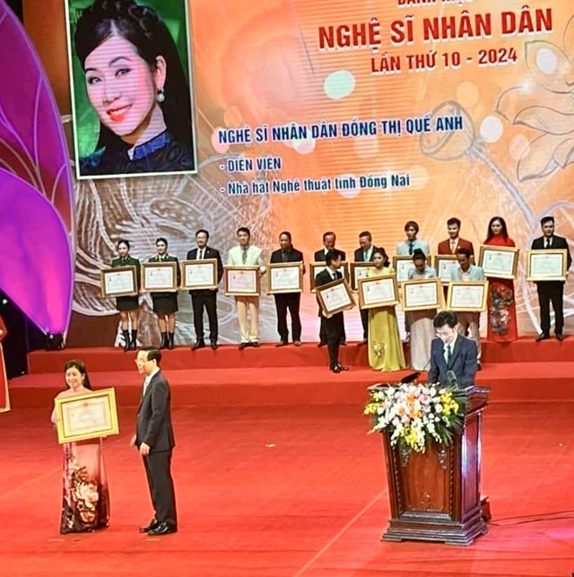 Nữ Giám đốc được phong danh hiệu NSND: Sinh ra ở miền Bắc lớn lên tại miền Nam, hội tụ đủ các yếu tố thanh - sắc - tài - đức- Ảnh 3.