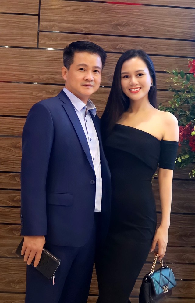 Nhan sắc vợ Thiếu tá kém 10 tuổi của nam NSƯT là Phó Giám đốc Nhà hát kịch nói Quân đội- Ảnh 6. Nhan sắc vợ Thiếu tá kém 10 tuổi của nam NSƯT là Phó Giám đốc Nhà hát kịch nói Quân đội- Ảnh 6.