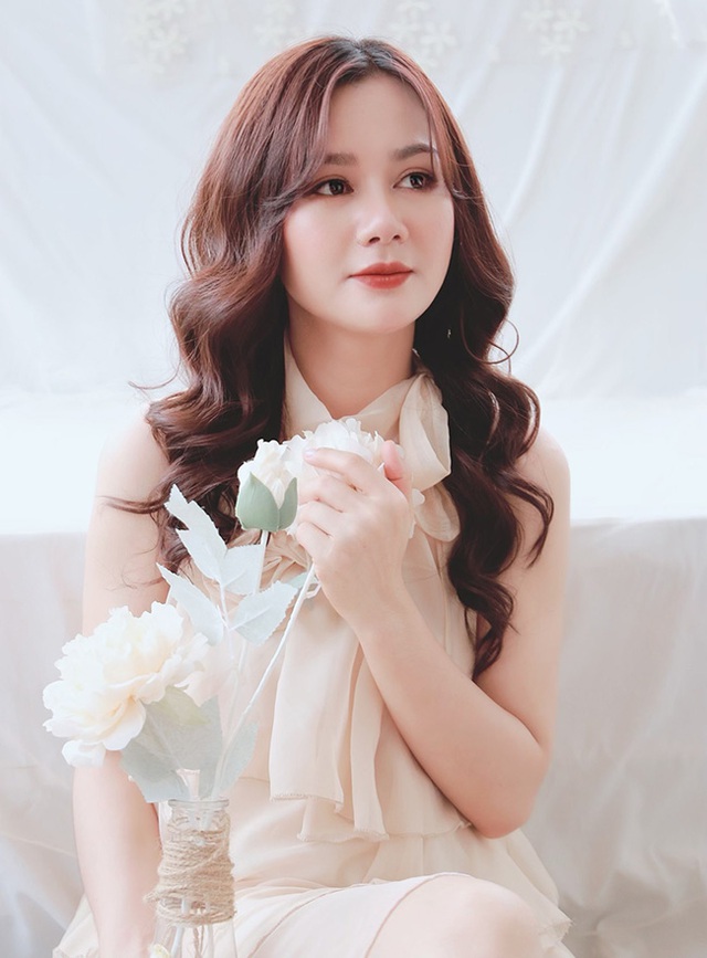 Nhan sắc vợ Thiếu tá kém 10 tuổi của nam NSƯT là Phó Giám đốc Nhà hát kịch nói Quân đội- Ảnh 9. Nhan sắc vợ Thiếu tá kém 10 tuổi của nam NSƯT là Phó Giám đốc Nhà hát kịch nói Quân đội- Ảnh 9.