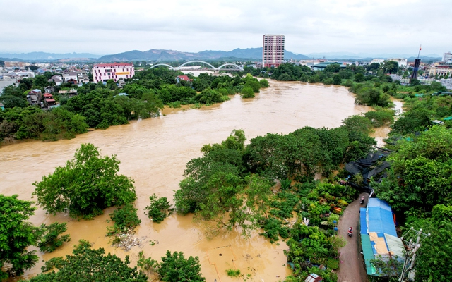 Mực nước sông Cầu dâng cao gây ngập úng trên địa bàn TP. Thái Nguyên. (Nguồn: Báo Thái Nguyên)