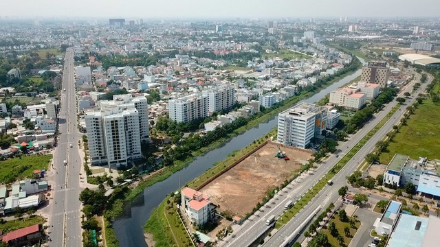 Ngân hàng hạ giá hàng chục tỷ đồng bất động sản nhưng… vẫn ế- Ảnh 1.