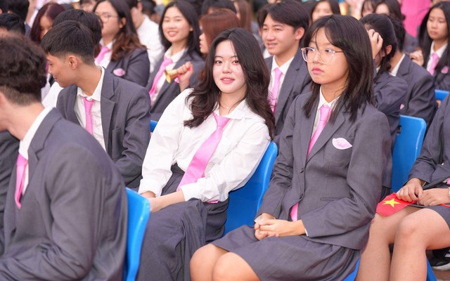 Những “chàng thơ, nàng thơ” đa tài tại TH School