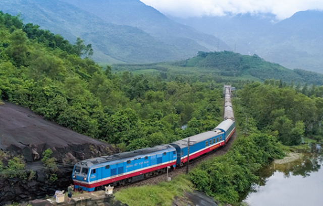 Chuyến tàu đi chưa tới 300km, giá vé vài trăm ngàn: Du khách nhận xét "Không khác gì khách sạn"