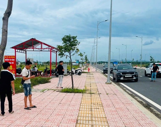 Chuyên gia dự báo diễn biến đất nền phía Nam sau Tết nguyên đán 2025, lộ diện các khu vực giá chính thức “bật tăng” Chuyên gia dự báo diễn biến đất nền phía Nam sau Tết nguyên đán 2025, lộ diện các khu vực giá chính thức “bật tăng”