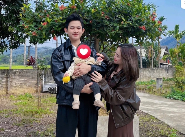 Chấp nhận mất nửa thu nhập, đôi vợ chồng bỏ phố lên Tây Bắc xây nhà, kể cuộc sống nhiều người ao ước Chấp nhận mất nửa thu nhập, đôi vợ chồng bỏ phố lên Tây Bắc xây nhà, kể cuộc sống nhiều người ao ước