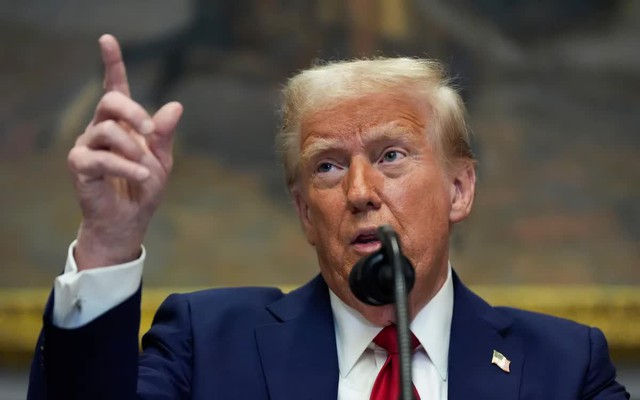 Tổng thống Donald Trump sa thải 1.000 nhân sự chính quyền Biden