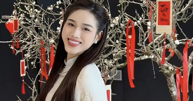 Đỗ Thị Hà, Huyền My trang hoàng nhà cửa đón Tết Đỗ Thị Hà, Huyền My trang hoàng nhà cửa đón Tết