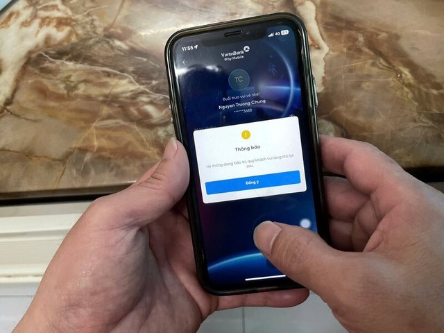 Cận Tết, app ngân hàng thường xuyên báo lỗi, bảo trì đột ngột khiến khách hàng bức xúc rủ nhau "đổi bank"
