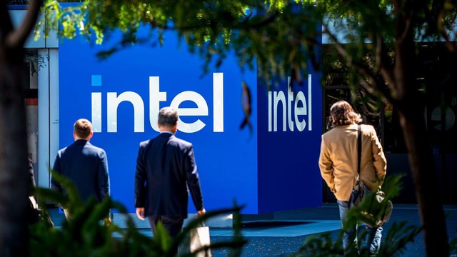 Intel dính bẫy 'nghịch lý của nhà đổi mới', suốt 40 năm ngủ quên trên chiến thắng