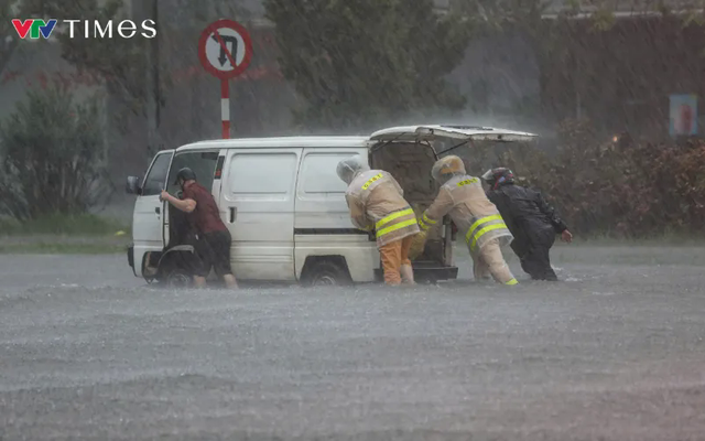 Từ 13-15/10, Hà Nội và nhiều tỉnh miền Bắc mưa to đến rất to, đề phòng ngập úng và dông lốc