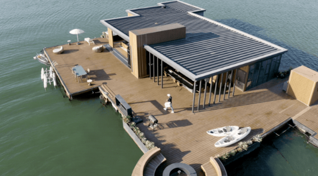 Người đàn ông chi 15 tỷ đồng xây “ốc đảo giữa biển khơi”, cùng gia đình tận hưởng cuộc sống trên biển: Có những việc nếu không làm sau này sẽ không còn cơ hội nữa!