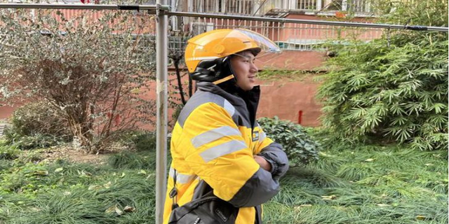 Sự thật về thanh niên 27 tuổi làm shipper nhưng lương tháng 200 triệu đồng, có 3,8 tỷ trong tài khoản tiết kiệm- Ảnh 1.