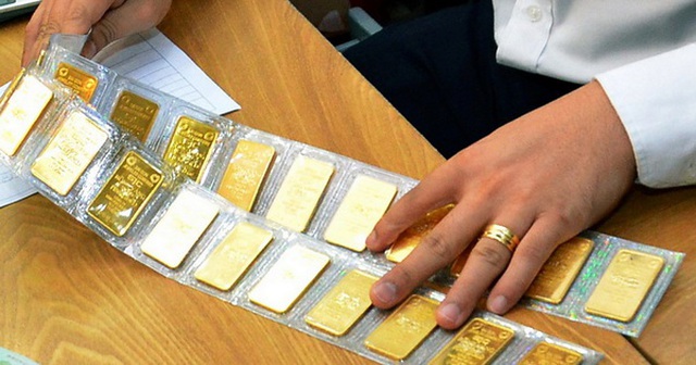 Giá vàng miếng SJC tự do "bốc hơi" 15 triệu đồng chỉ trong 2 ngày