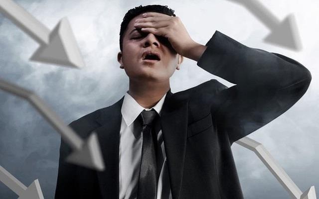 Giảm kỷ lục 95 điểm, vốn hóa mất hơn 400.000 tỷ đồng: Chuyện gì đang xảy ra với chứng khoán Việt Nam?