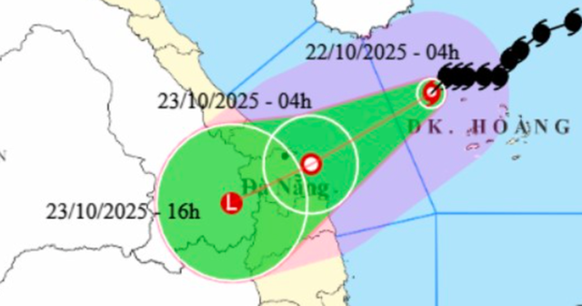 Bão số 12 Fengshen sắp dội "bom nước" tới 900 mm, khu vực nào của miền Trung chịu ảnh hưởng?