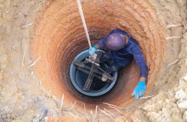 Mũi khoan cắm sâu 9.977m thì bị gãy, đội kỹ sư mất 19 ngày mới khắc phục được loạt sự cố thì kỳ tích xuất hiện: Kỷ lục mới của châu Á được xác lập