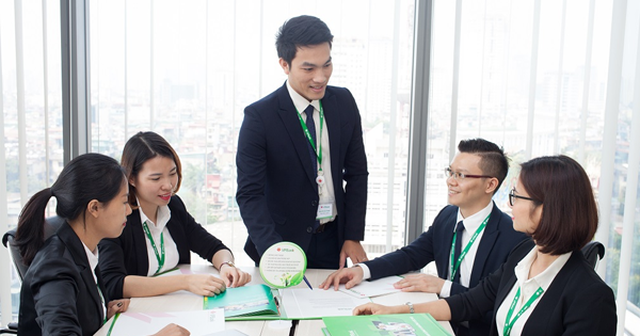 Ngân hàng tư nhân lớn nhất hệ thống tăng mạnh lương nhân viên