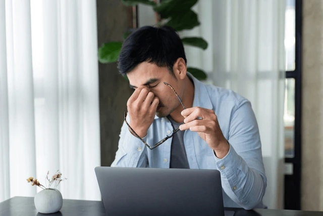 Nhảy việc sang công ty trả lương 180 triệu đồng/tháng cao gấp đôi chỗ cũ, tôi bị sa thải chỉ sau 6 tháng: "Nếu biết trước điều này đã không khổ sở"