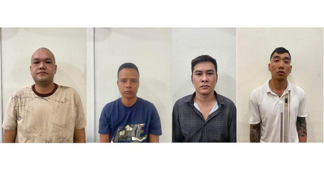 Từ trái qua phải: 4 đối tượng Tùng, Trường, Vinh, Sơn tại Cơ quan Công an.