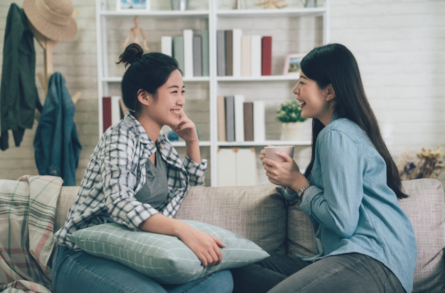 4 việc người EQ thấp thường làm ngay khi đến chơi nhà người khác