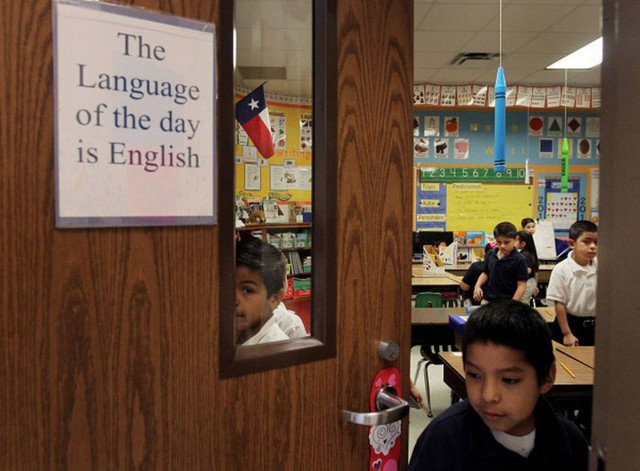 Từ năm 2025, học sinh Việt Nam bắt buộc học ngôn ngữ này từ lớp 1: Gen Alpha sắp nói tiếng nước ngoài ngay khi biết bảng chữ cái!