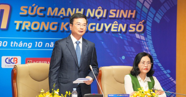 Phó Thống đốc NHNN: “Từ khoản tiết kiệm nhỏ bé của người dân, ngân hàng đã tạo nên dòng vốn khổng lồ chảy vào sản xuất kinh doanh, nông nghiệp, giáo dục, y tế,...”