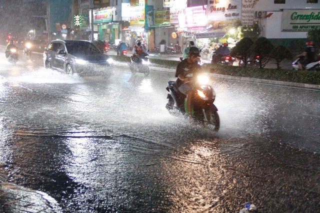 Chỉ ít giờ tới, các khu vực này tiếp tục mưa to đến rất to- Ảnh 2.