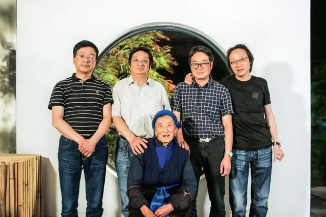 Rời quê 30 năm, 4 anh em về quê xây biệt thự 700m² làm nơi dưỡng già: "Khó tránh khỏi xích mích nhưng ở bên nhau chính là cuộc sống đẹp nhất"