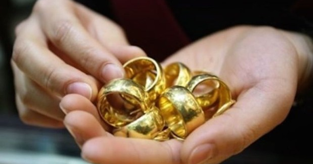 Âm thầm rút sổ tiết kiệm mua vàng lúc 75 triệu/lượng, giờ giá đã hơn 150 triệu nhưng có một vấn đề khiến tôi tràn ngập lo âu