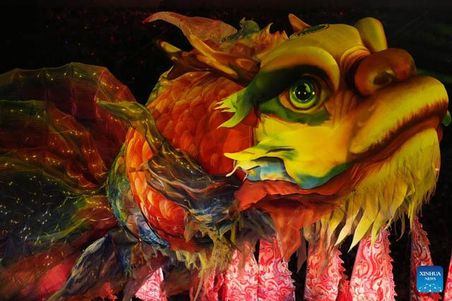 Nổi da gà với cá thần thoại ở Trung Quốc