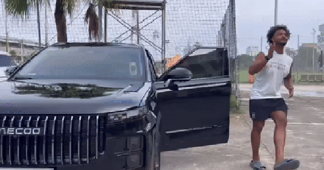 Xuân Son "quẩy" nhạc Sơn Tùng MTP, mừng rỡ ngày trở lại tuyển Việt Nam