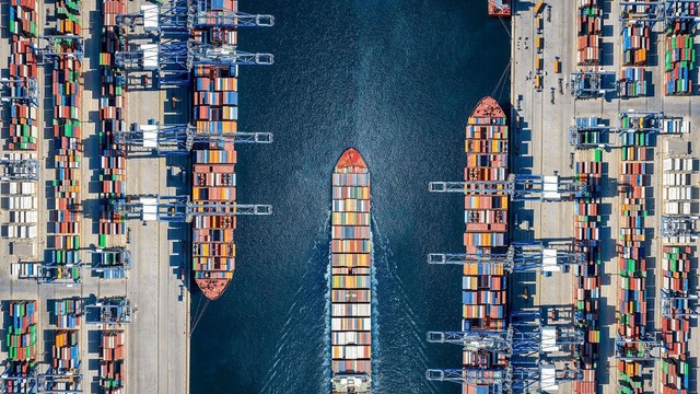 DN xuất khẩu Vinatex, May Sông Hồng, Vĩnh Hoàn, Sao Ta... bước vào giai đoạn thử lửa lớn nhất từ đầu năm