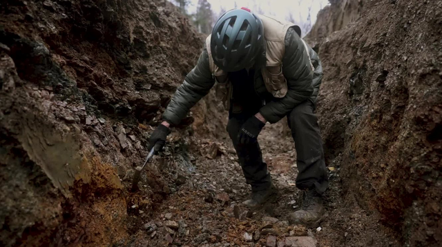 Hứng đòn đau vì Trung Quốc chặn mặt hàng Mỹ không thể sản xuất dù chỉ 1 gram, người dân bỏ qua cả vàng để săn lùng kho báu: Liệu có thoát phụ thuộc Bắc Kinh?