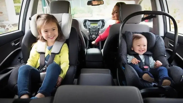Phụ huynh cần biết: Từ 1/1/2026, ô tô cá nhân phải có thiết bị an toàn khi chở trẻ em