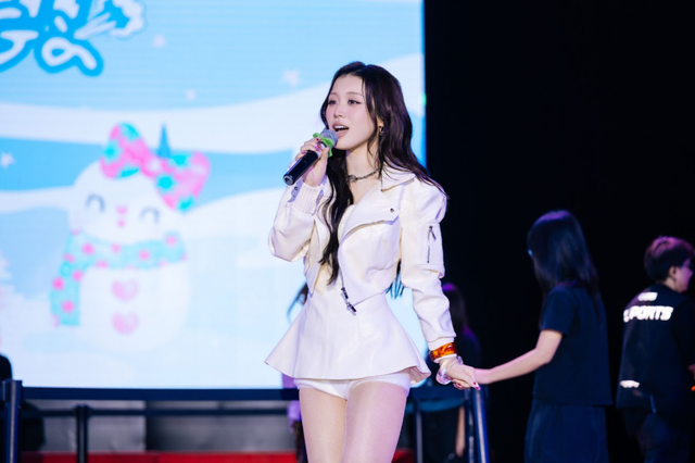 Không ngờ em xinh Han Sara lại làm đến mức này