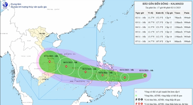 Bão số 13 cực kỳ nguy hiểm trên Biển Đông