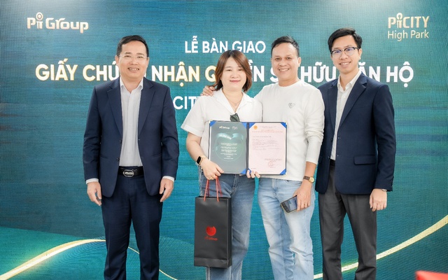 Pi Group bàn giao chứng nhận quyền sở hữu căn hộ Picity High Park