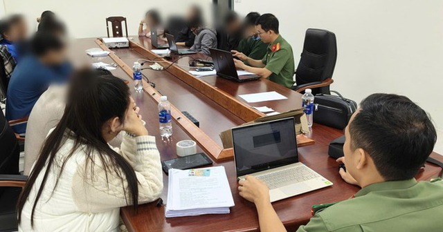 Nhóm đối tượng bị tạm giữ để điều tra