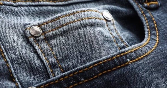 90% người mặc quần jeans không biết công dụng của chiếc túi nhỏ xíu ở bên hông