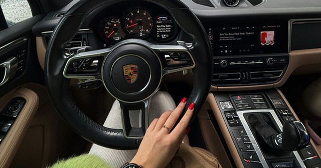 Cuộc sống đối lập của người GIÀU và người cố tỏ ra GIÀU