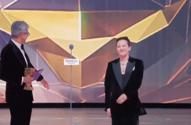 Châu Nhuận Phát và G-DRAGON tái ngộ ở MAMA 2025, dung dăng dung dẻ lên sân khấu khiến 50 triệu người chao đảo